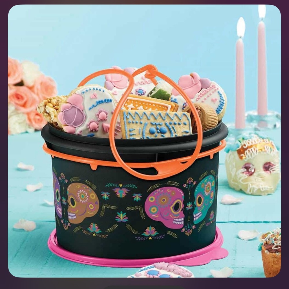 Tupperware Dia de Los Muertos design